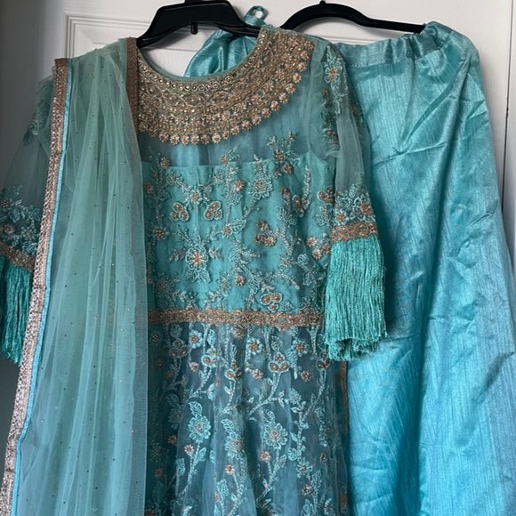 Lehenga Choli and Dupatta, size 10, Like New - Picture 4 of 16